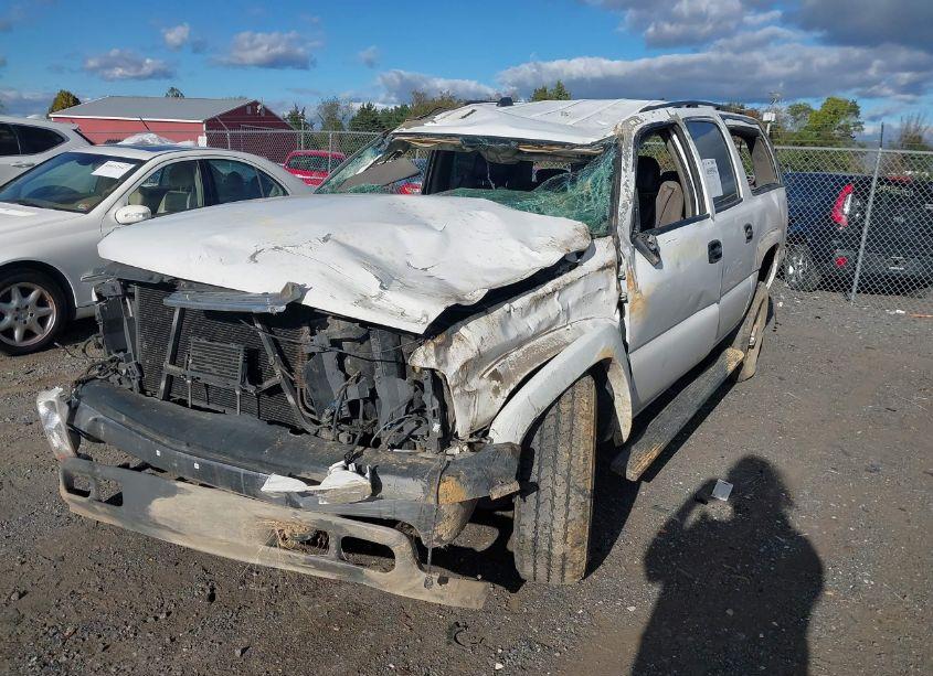 Photo 2 of 2003 Chevrolet Suburban 2500 LS (VIN 1GNGK26U73R291828)