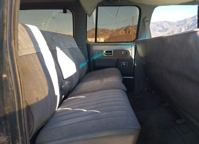 Photo 8 of 1988 Chevrolet Suburban V200 (VIN 1GNGV26K9JF129462)