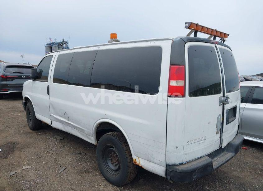 Photo 3 of 2008 Chevrolet Express LS (VIN 1GNHG35KX81223024)