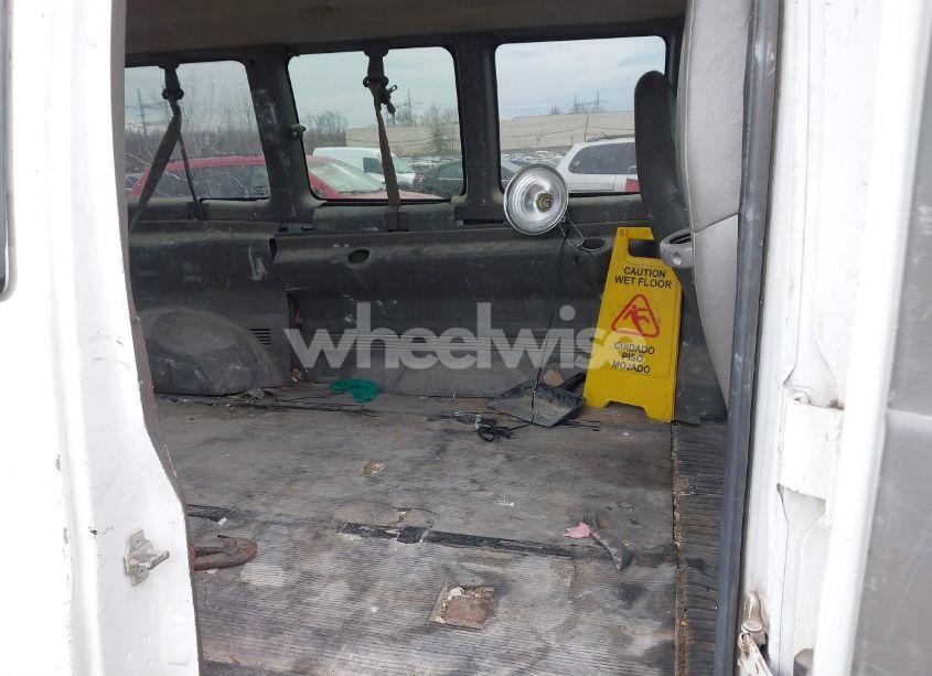 Photo 8 of 2008 Chevrolet Express LS (VIN 1GNHG35KX81223024)