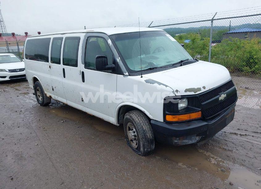 2007 Chevrolet Express LS (VIN 1GNHG39U971212204) main photo