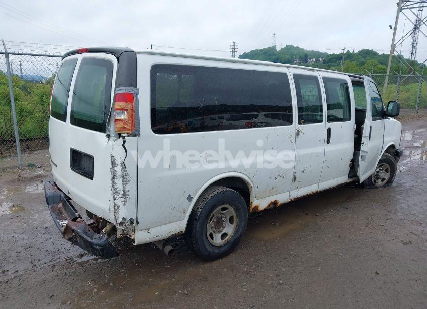 Photo 4 of 2007 Chevrolet Express LS (VIN 1GNHG39U971212204)