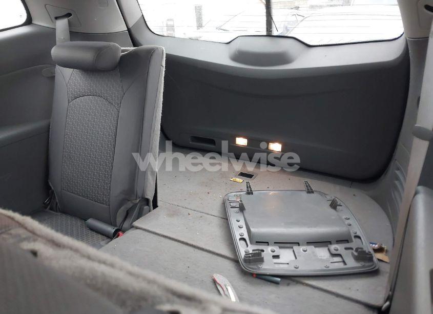 Photo 12 of 2011 Chevrolet Traverse LS (VIN 1GNKREED1BJ219433)