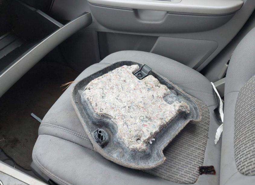 Photo 6 of 2011 Chevrolet Traverse LS (VIN 1GNKREED1BJ219433)