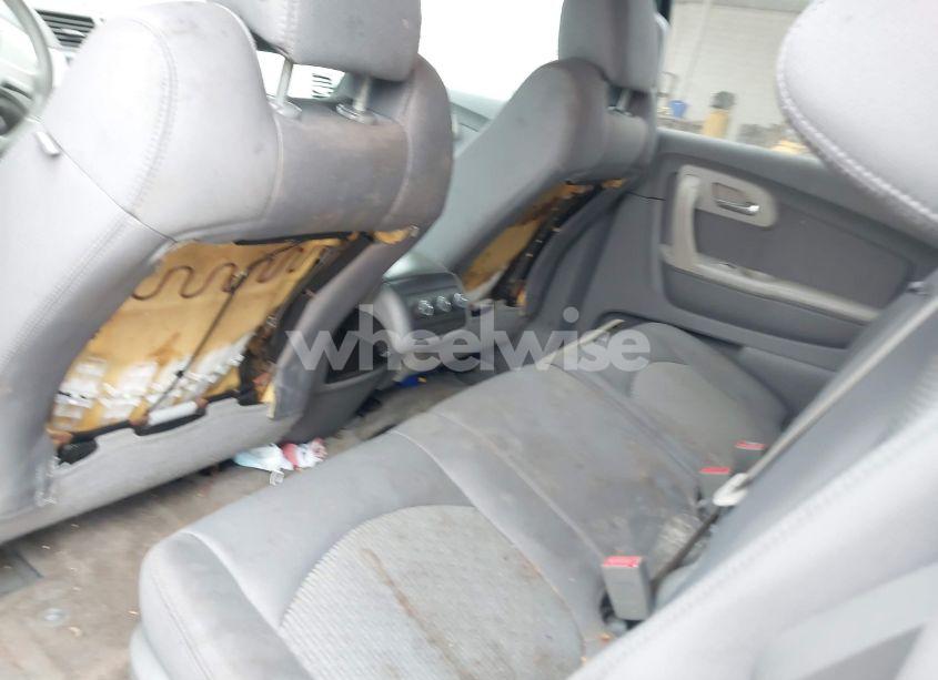 Photo 8 of 2011 Chevrolet Traverse LS (VIN 1GNKREED1BJ219433)