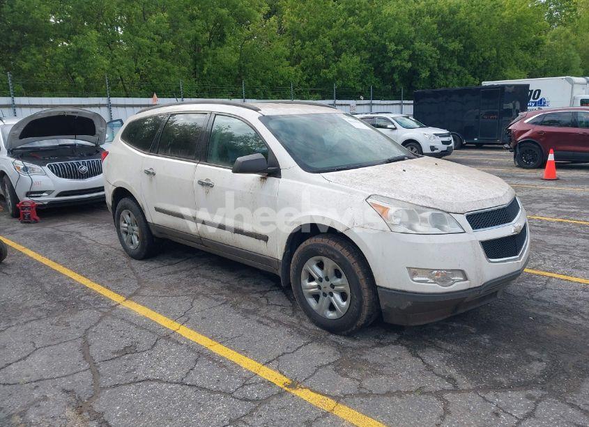2011 Chevrolet Traverse LS (VIN 1GNKREED1BJ261696) main photo