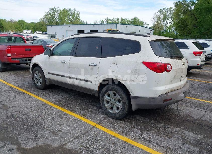 Photo 3 of 2011 Chevrolet Traverse LS (VIN 1GNKREED1BJ261696)