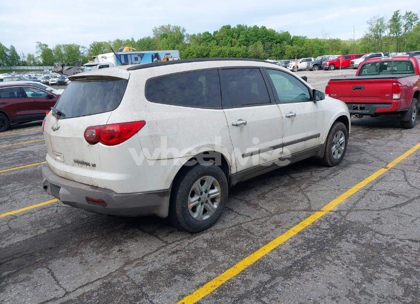 Photo 4 of 2011 Chevrolet Traverse LS (VIN 1GNKREED1BJ261696)