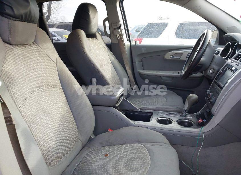 Photo 5 of 2012 Chevrolet Traverse LS (VIN 1GNKREED1CJ327052)