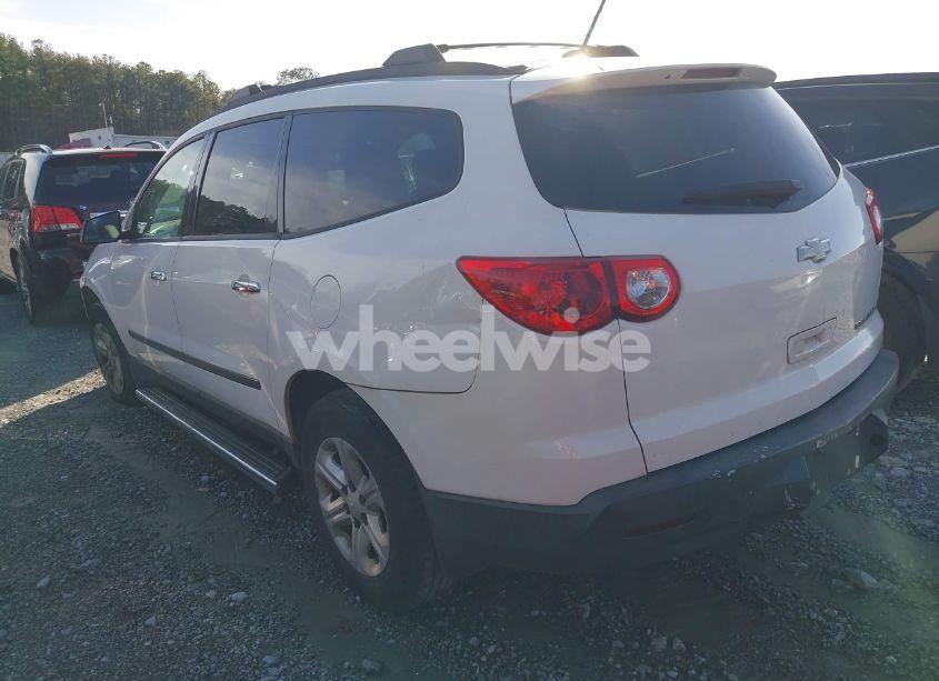 Photo 3 of 2011 Chevrolet Traverse LS (VIN 1GNKREED4BJ414989)