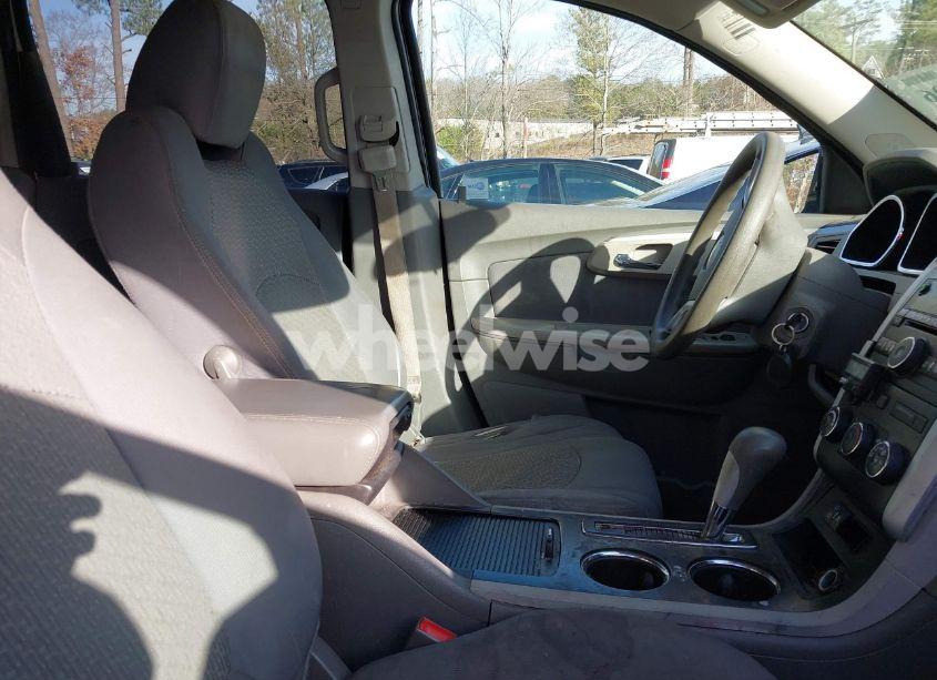 Photo 5 of 2011 Chevrolet Traverse LS (VIN 1GNKREED4BJ414989)