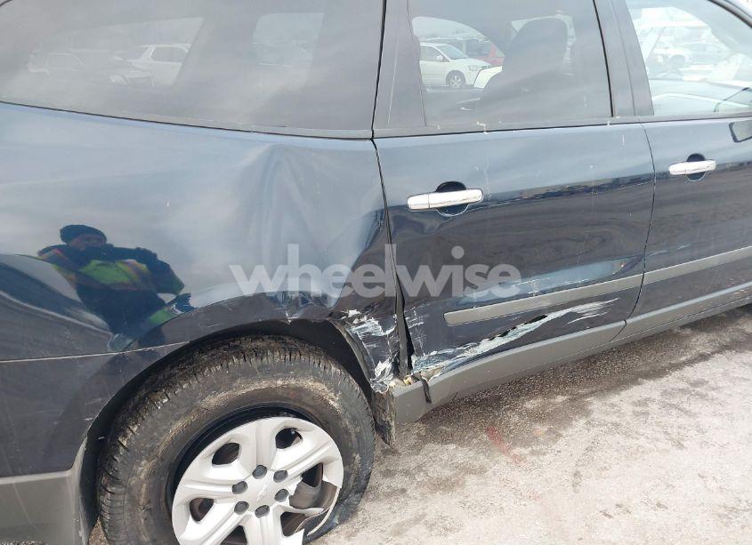 Photo 6 of 2011 Chevrolet Traverse LS (VIN 1GNKREED5BJ386703)