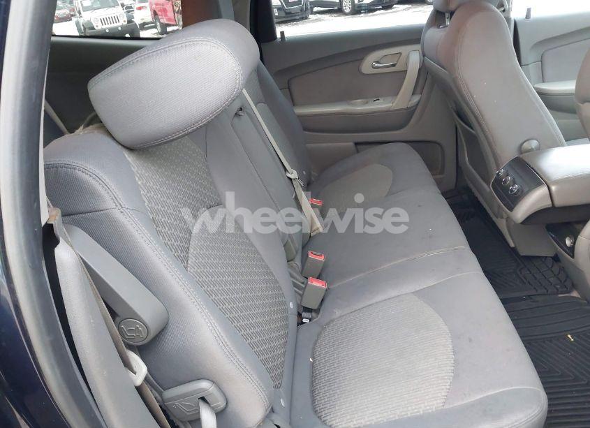 Photo 8 of 2011 Chevrolet Traverse LS (VIN 1GNKREED5BJ386703)