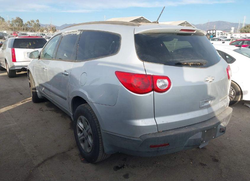 Photo 3 of 2011 Chevrolet Traverse LS (VIN 1GNKREED6BJ102138)