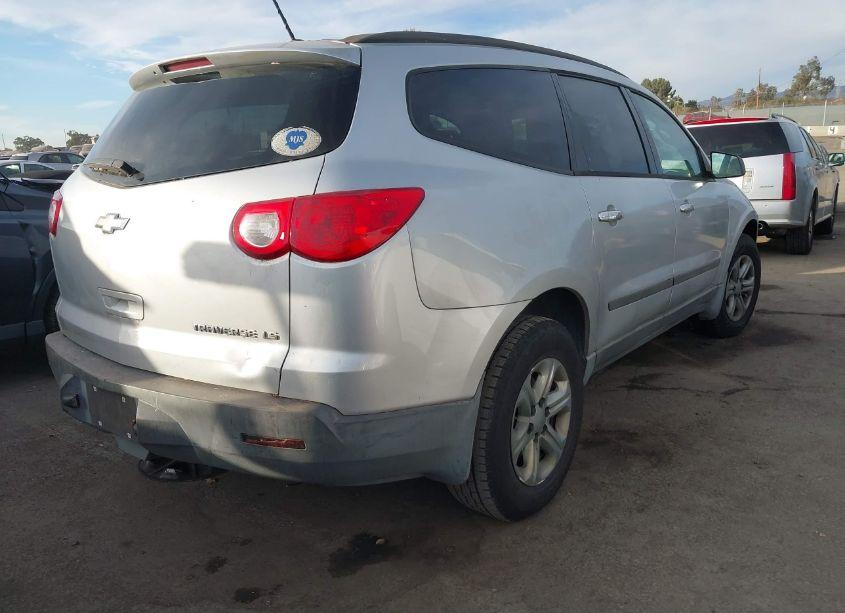 Photo 4 of 2011 Chevrolet Traverse LS (VIN 1GNKREED6BJ102138)