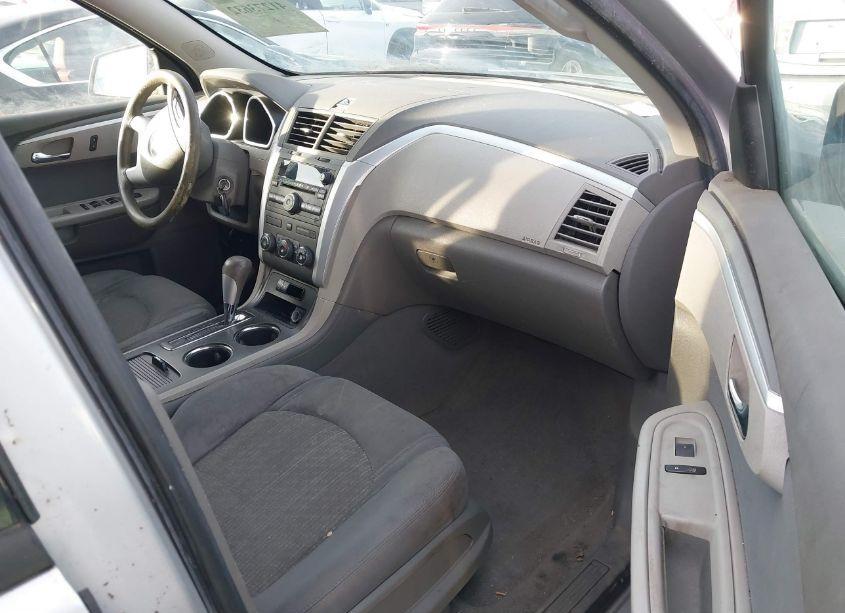 Photo 5 of 2011 Chevrolet Traverse LS (VIN 1GNKREED6BJ102138)