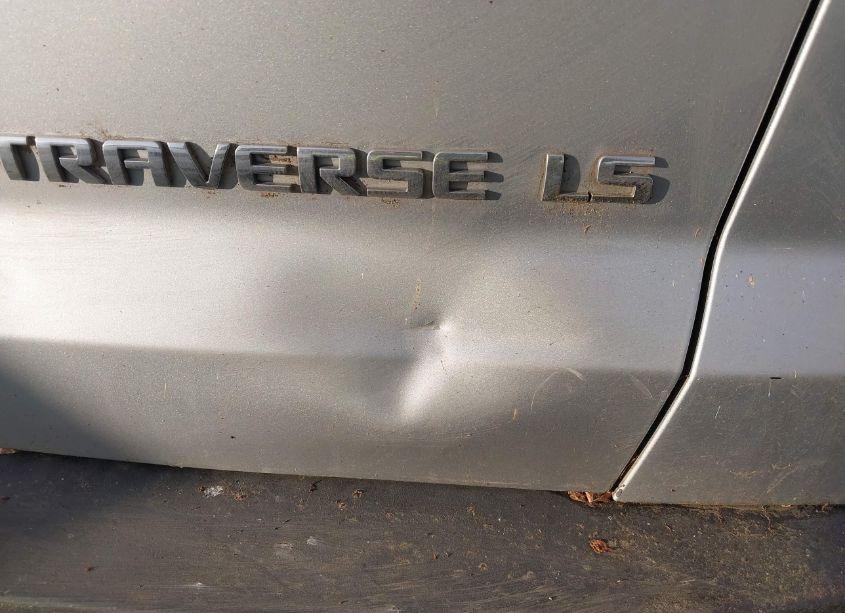 Photo 6 of 2011 Chevrolet Traverse LS (VIN 1GNKREED6BJ102138)