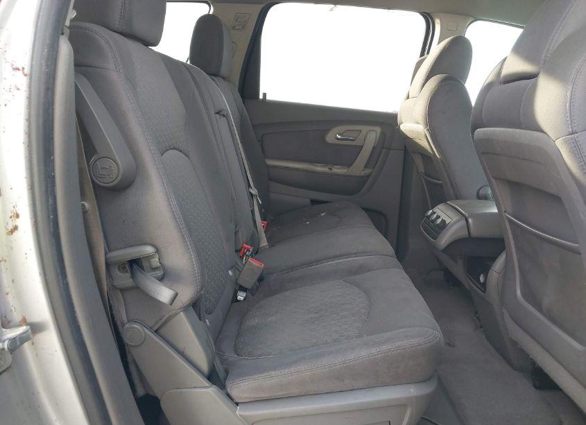 Photo 8 of 2011 Chevrolet Traverse LS (VIN 1GNKREED6BJ102138)