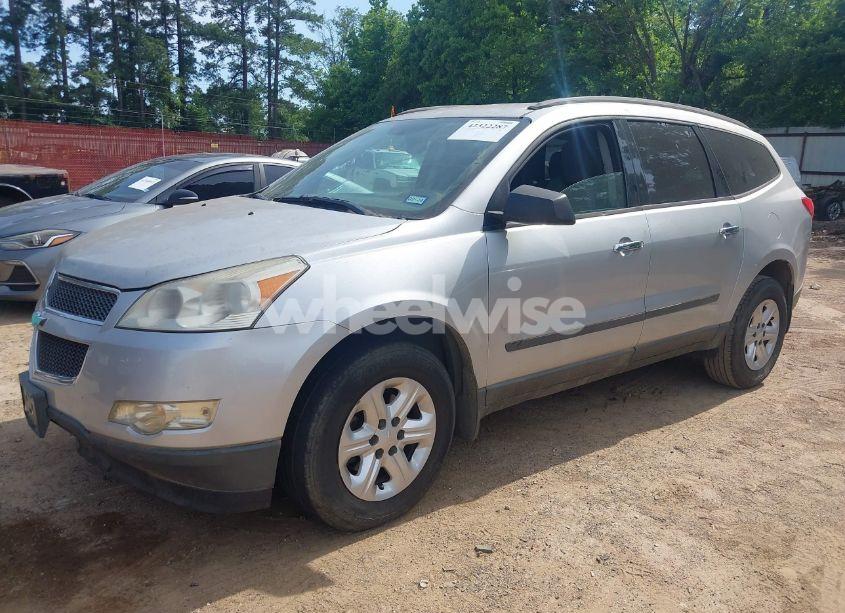 Photo 2 of 2011 Chevrolet Traverse LS (VIN 1GNKREED6BJ342273)