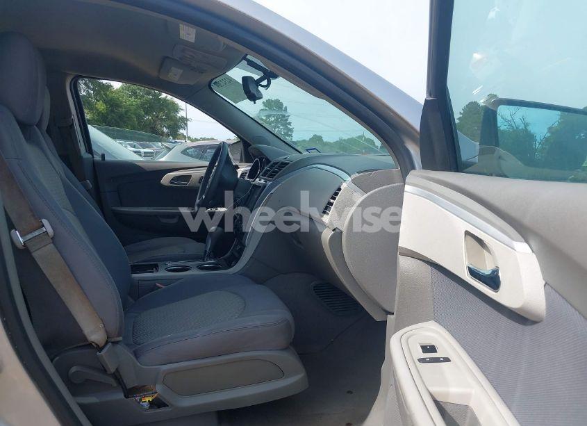 Photo 5 of 2011 Chevrolet Traverse LS (VIN 1GNKREED6BJ342273)