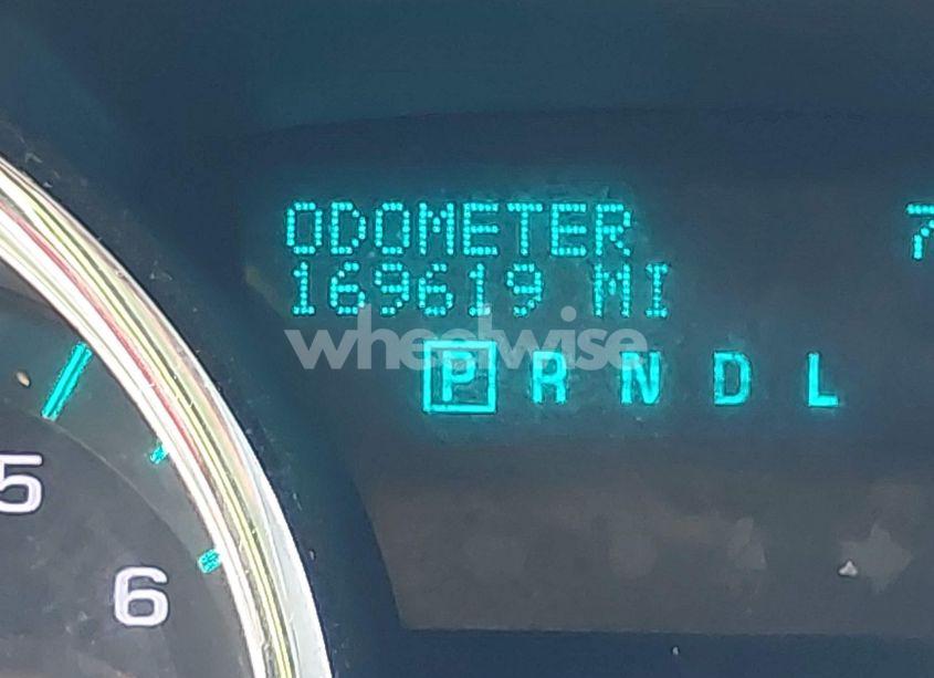 Photo 7 of 2011 Chevrolet Traverse LS (VIN 1GNKREED6BJ342273)