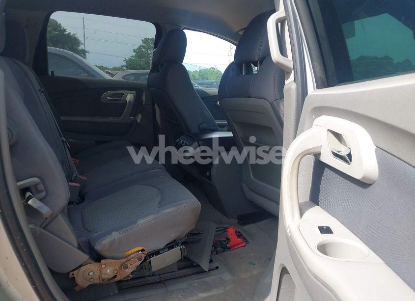 Photo 8 of 2011 Chevrolet Traverse LS (VIN 1GNKREED6BJ342273)