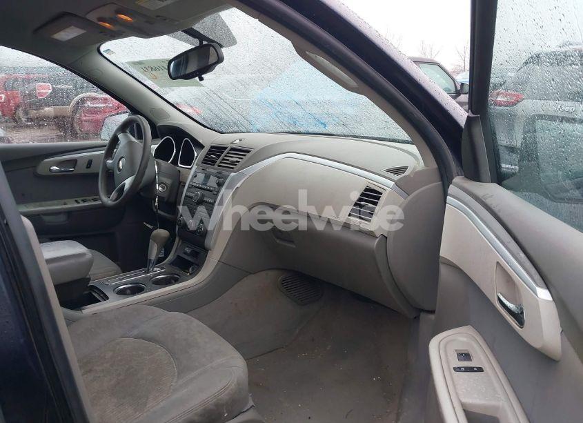 Photo 5 of 2012 Chevrolet Traverse LS (VIN 1GNKREED7CJ175651)