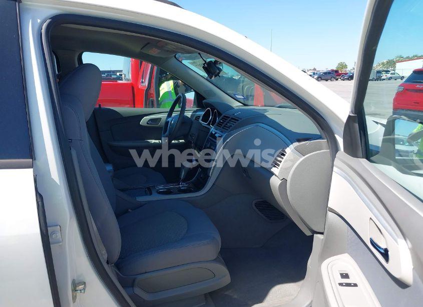 Photo 5 of 2012 Chevrolet Traverse LS (VIN 1GNKREED8CJ125437)