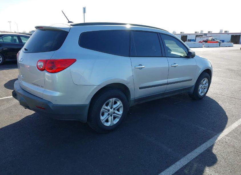 Photo 4 of 2012 Chevrolet Traverse LS (VIN 1GNKREEDXCJ170315)