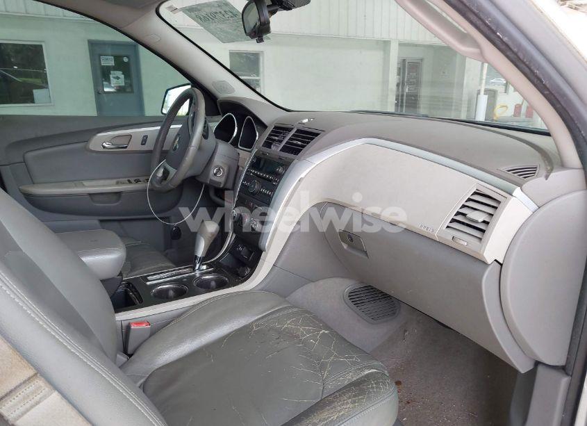 Photo 5 of 2011 Chevrolet Traverse LS (VIN 1GNKRFED0BJ324356)