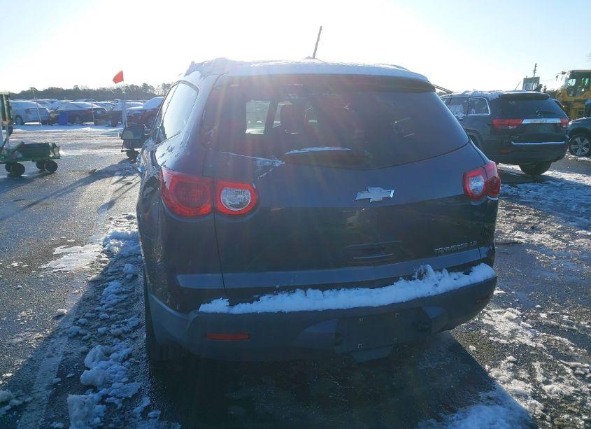 Photo 6 of 2011 Chevrolet Traverse LS (VIN 1GNKRFED0BJ382144)