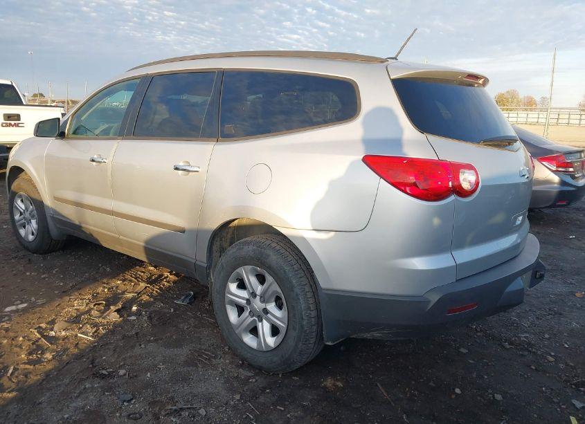 Photo 3 of 2011 Chevrolet Traverse LS (VIN 1GNKRFED1BJ179554)