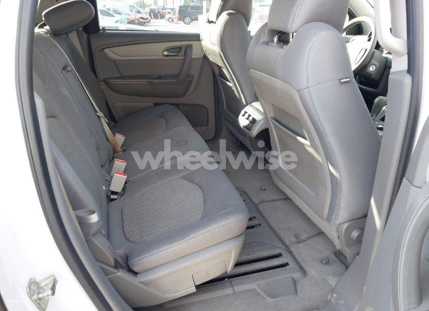 Photo 8 of 2016 Chevrolet Traverse LS (VIN 1GNKRFED1GJ140888)