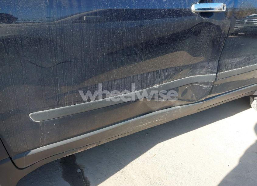 Photo 6 of 2017 Chevrolet Traverse LS (VIN 1GNKRFED1HJ293143)