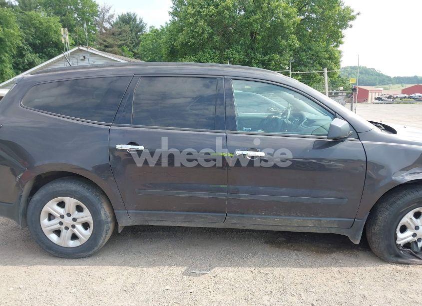 Photo 14 of 2017 Chevrolet Traverse LS (VIN 1GNKRFED1HJ321202)