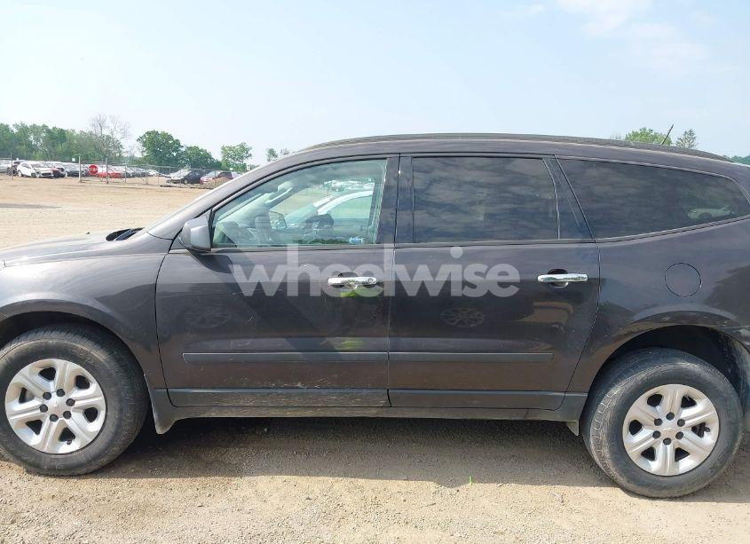 Photo 15 of 2017 Chevrolet Traverse LS (VIN 1GNKRFED1HJ321202)