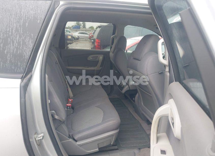 Photo 8 of 2011 Chevrolet Traverse LS (VIN 1GNKRFED2BJ116981)