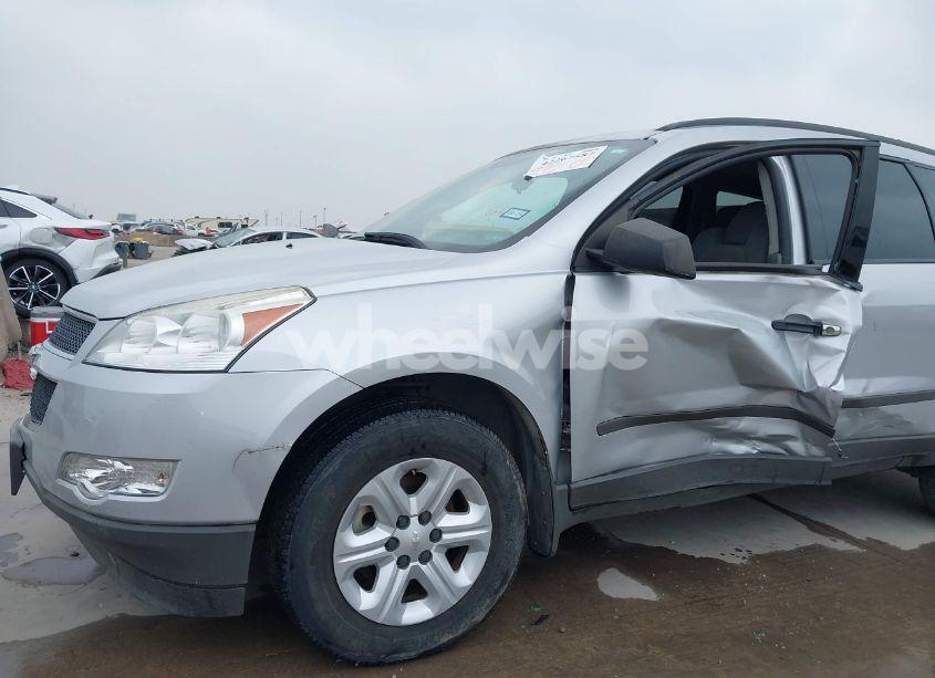Photo 6 of 2012 Chevrolet Traverse LS (VIN 1GNKRFED2CJ354122)