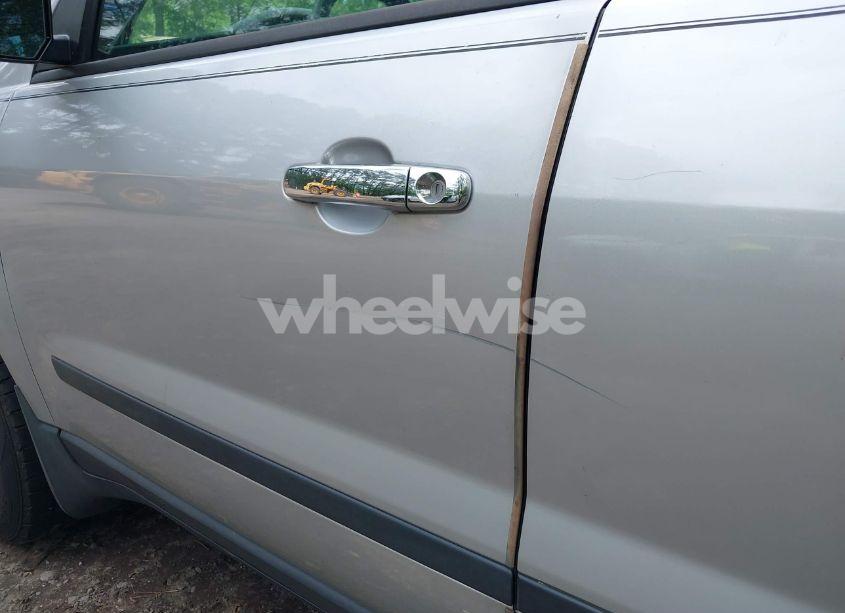 Photo 6 of 2013 Chevrolet Traverse LS (VIN 1GNKRFED2DJ116658)