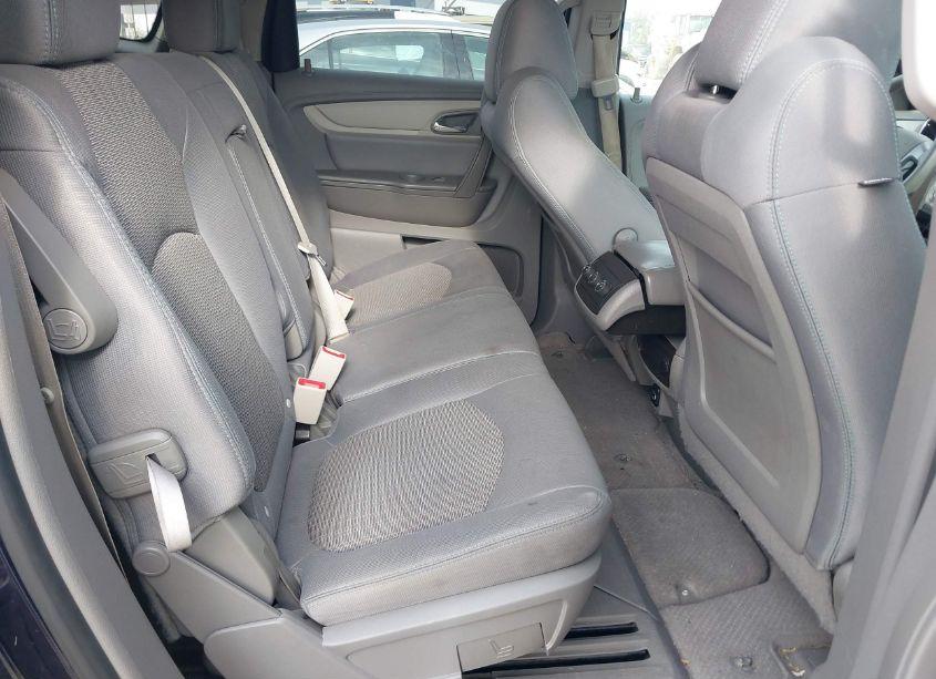 Photo 8 of 2017 Chevrolet Traverse LS (VIN 1GNKRFED2HJ257400)