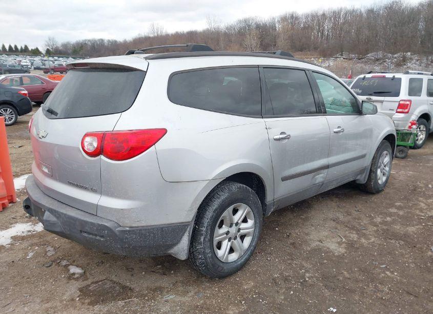Photo 4 of 2011 Chevrolet Traverse LS (VIN 1GNKRFED3BJ222257)