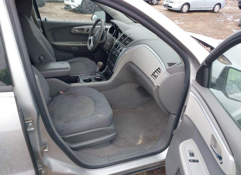 Photo 5 of 2011 Chevrolet Traverse LS (VIN 1GNKRFED3BJ222257)