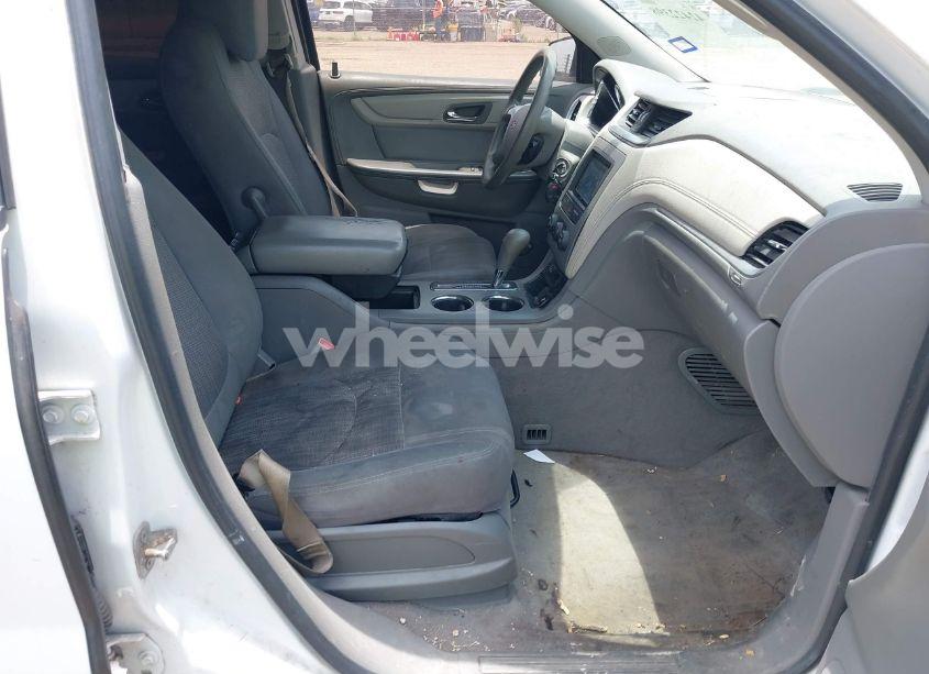 Photo 5 of 2016 Chevrolet Traverse LS (VIN 1GNKRFED3GJ260756)