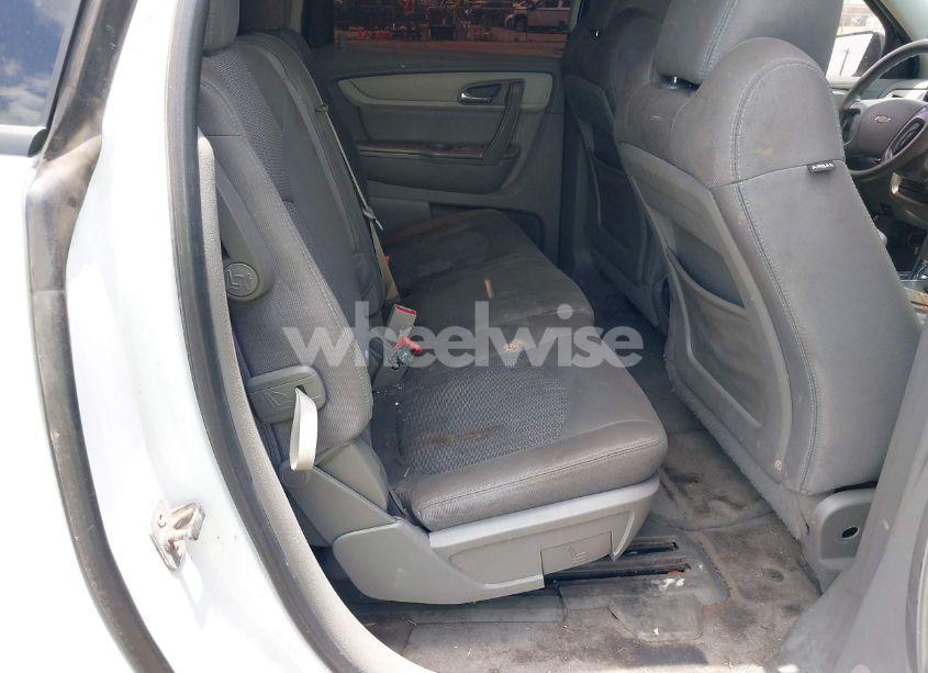 Photo 8 of 2016 Chevrolet Traverse LS (VIN 1GNKRFED3GJ260756)