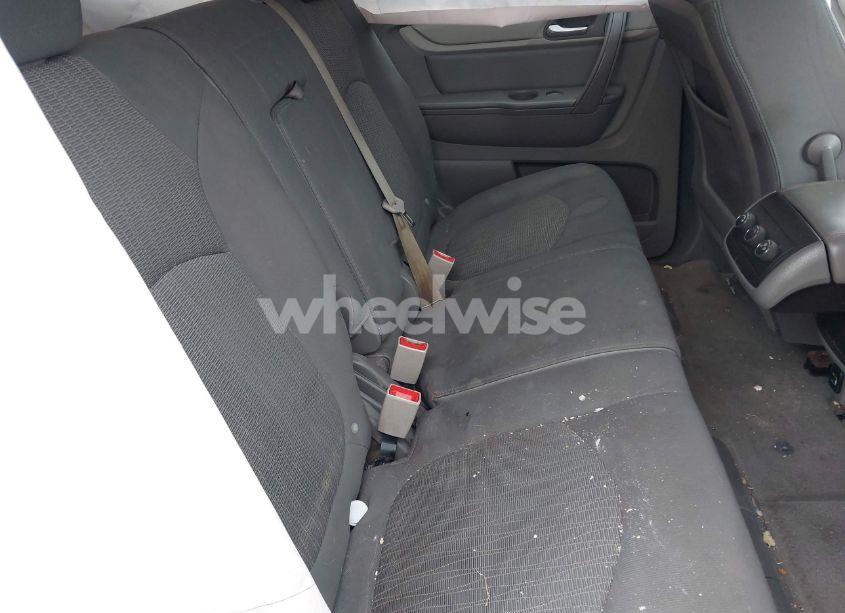 Photo 8 of 2017 Chevrolet Traverse LS (VIN 1GNKRFED3HJ350233)