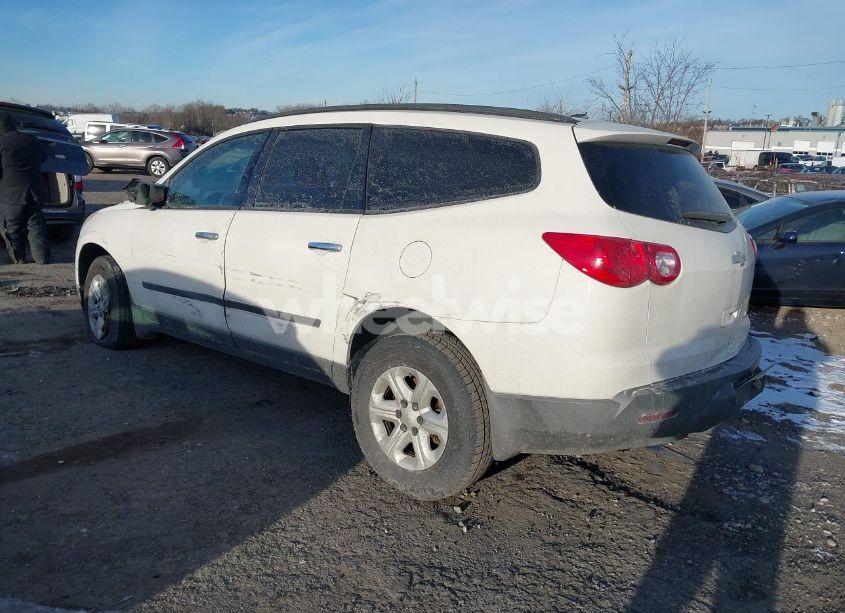 Photo 3 of 2012 Chevrolet Traverse LS (VIN 1GNKRFED4CJ288625)