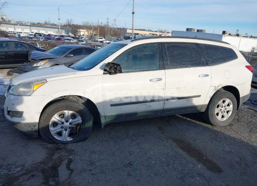 Photo 6 of 2012 Chevrolet Traverse LS (VIN 1GNKRFED4CJ288625)