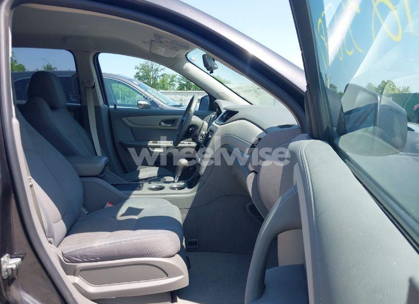 Photo 5 of 2017 Chevrolet Traverse LS (VIN 1GNKRFED4HJ115405)