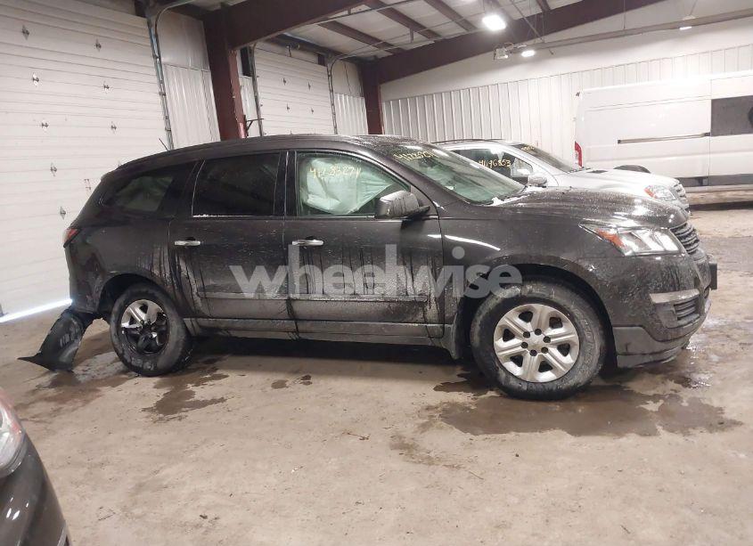 Photo 13 of 2017 Chevrolet Traverse LS (VIN 1GNKRFED4HJ230747)