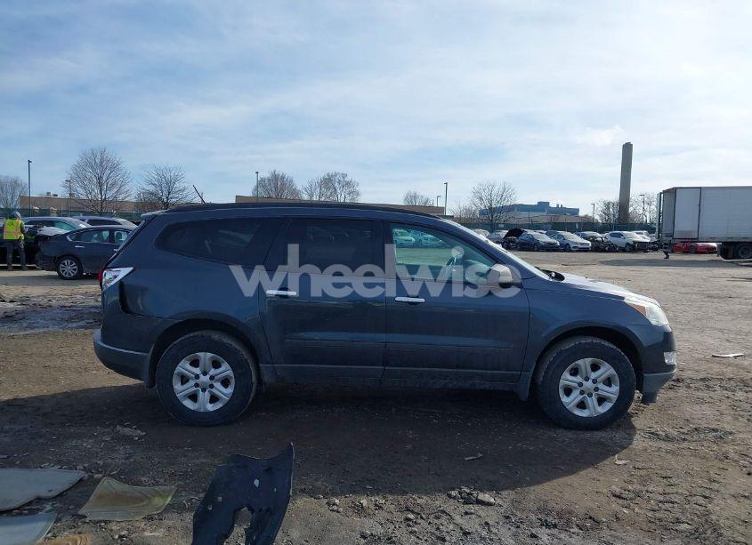 Photo 14 of 2011 Chevrolet Traverse LS (VIN 1GNKRFED5BJ212619)